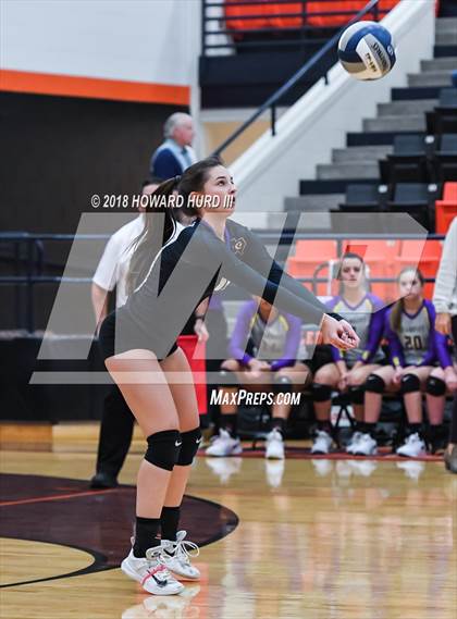 Thumbnail 1 in North Side vs. Granbury (UIL 5A Bi-District Playoff) photogallery.