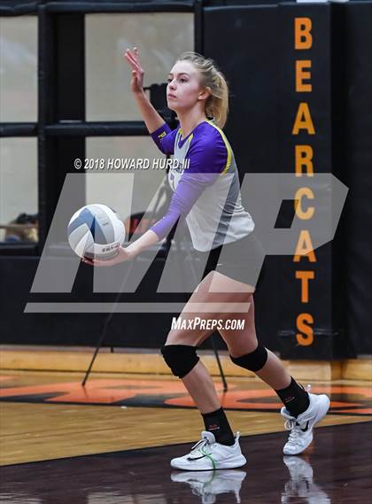 Thumbnail 3 in North Side vs. Granbury (UIL 5A Bi-District Playoff) photogallery.