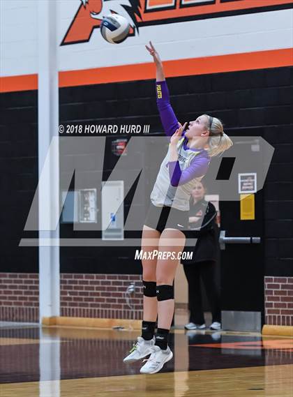 Thumbnail 3 in North Side vs. Granbury (UIL 5A Bi-District Playoff) photogallery.