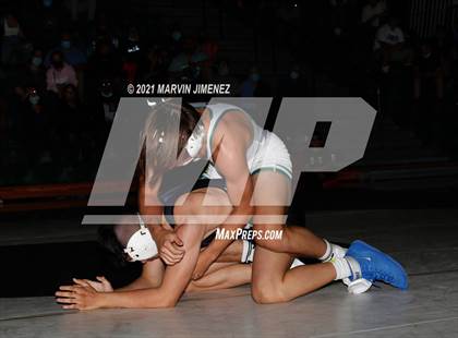 Thumbnail 2 in Royal vs Camarillo photogallery.