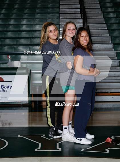 Thumbnail 2 in Royal vs Camarillo photogallery.