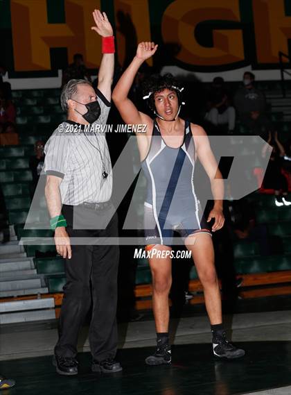 Thumbnail 2 in Royal vs Camarillo photogallery.