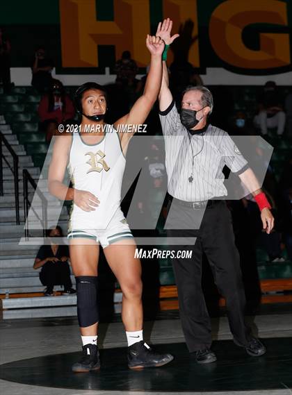 Thumbnail 2 in Royal vs Camarillo photogallery.