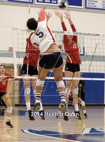 Thumbnail 3 in Mater Dei @ Redondo Union (CIF-SS D1AA Final) photogallery.