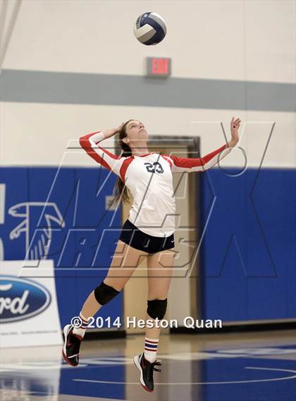 Thumbnail 2 in Mater Dei @ Redondo Union (CIF-SS D1AA Final) photogallery.
