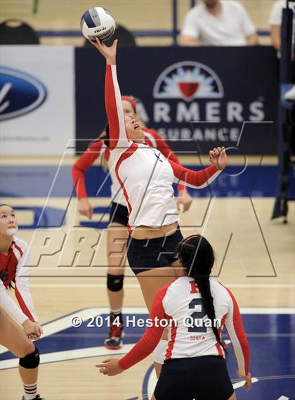 Thumbnail 2 in Mater Dei @ Redondo Union (CIF-SS D1AA Final) photogallery.