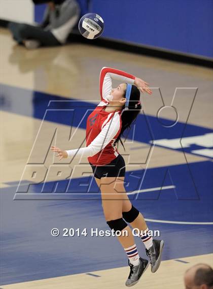 Thumbnail 2 in Mater Dei @ Redondo Union (CIF-SS D1AA Final) photogallery.