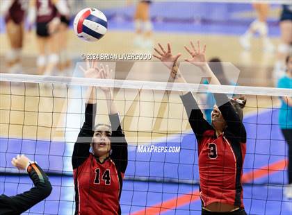 Thumbnail 2 in Wiggins vs. Hoehne (CHSAA 2A Round 1) photogallery.