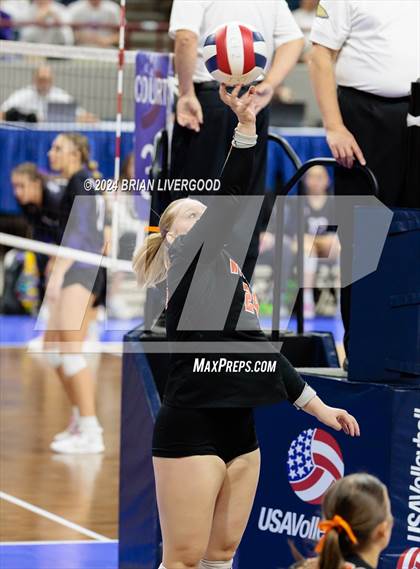 Thumbnail 1 in Wiggins vs. Hoehne (CHSAA 2A Round 1) photogallery.