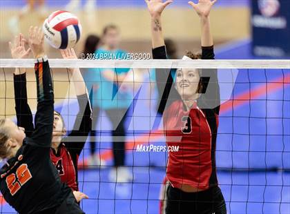 Thumbnail 2 in Wiggins vs. Hoehne (CHSAA 2A Round 1) photogallery.