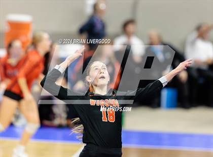 Thumbnail 1 in Wiggins vs. Hoehne (CHSAA 2A Round 1) photogallery.