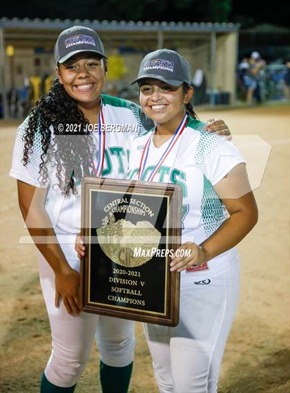 Thumbnail 2 in Highland @ Shafter (CIF Central Section D5 Final) photogallery.