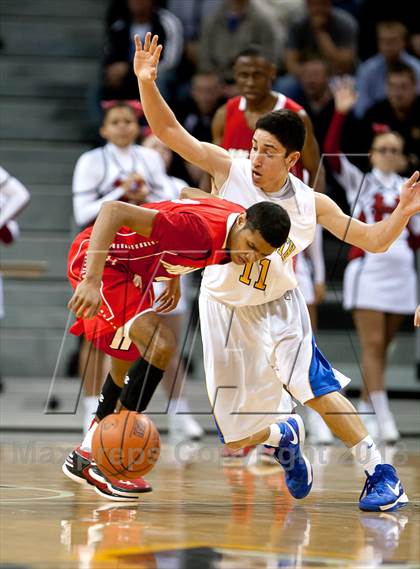 Thumbnail 3 in Holmes vs Newport Central Catholic (KHSAA Ninth Region) photogallery.