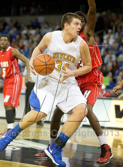 Thumbnail 2 in Holmes vs Newport Central Catholic (KHSAA Ninth Region) photogallery.