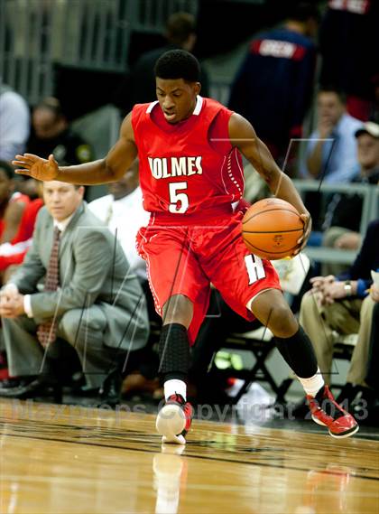 Thumbnail 3 in Holmes vs Newport Central Catholic (KHSAA Ninth Region) photogallery.