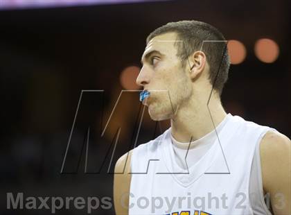 Thumbnail 2 in Holmes vs Newport Central Catholic (KHSAA Ninth Region) photogallery.
