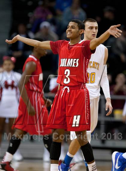 Thumbnail 1 in Holmes vs Newport Central Catholic (KHSAA Ninth Region) photogallery.