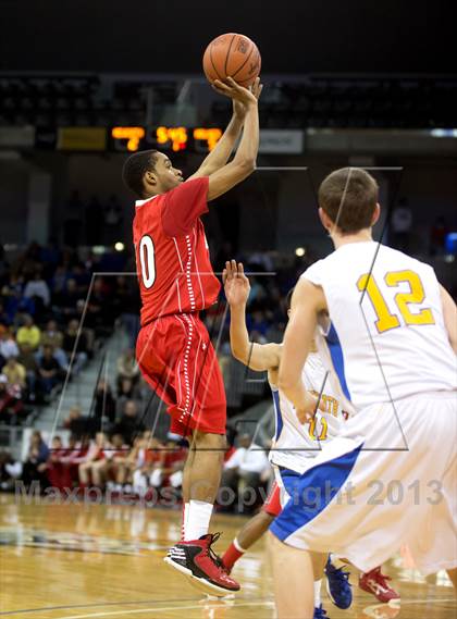 Thumbnail 3 in Holmes vs Newport Central Catholic (KHSAA Ninth Region) photogallery.