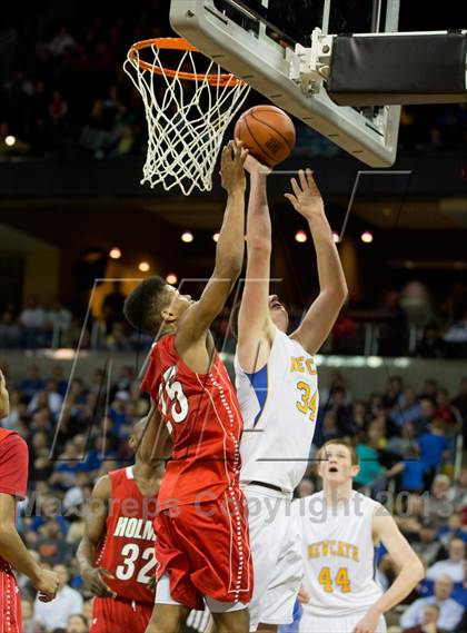 Thumbnail 3 in Holmes vs Newport Central Catholic (KHSAA Ninth Region) photogallery.