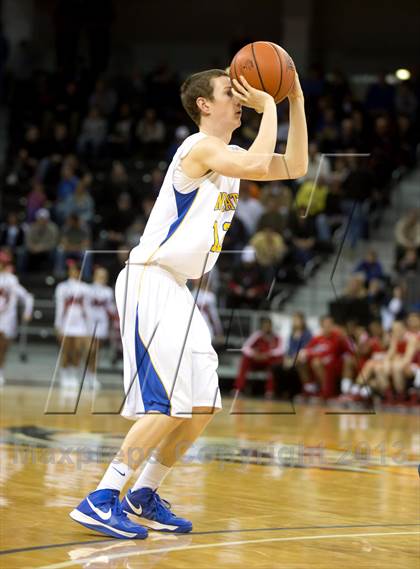 Thumbnail 3 in Holmes vs Newport Central Catholic (KHSAA Ninth Region) photogallery.