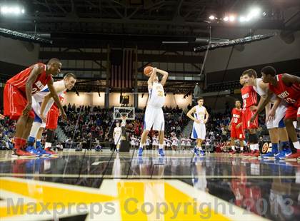 Thumbnail 2 in Holmes vs Newport Central Catholic (KHSAA Ninth Region) photogallery.
