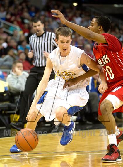 Thumbnail 2 in Holmes vs Newport Central Catholic (KHSAA Ninth Region) photogallery.