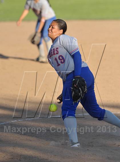 Thumbnail 3 in Casa Roble vs. Christian Brothers (CIF SJS D2 Final) photogallery.