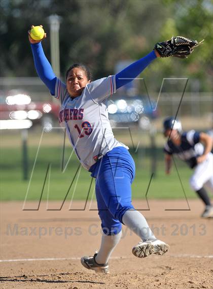 Thumbnail 1 in Casa Roble vs. Christian Brothers (CIF SJS D2 Final) photogallery.