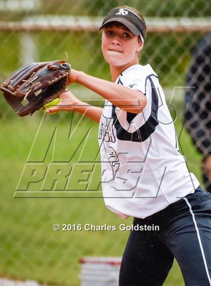 Thumbnail 2 in Pacifica vs. Agoura photogallery.