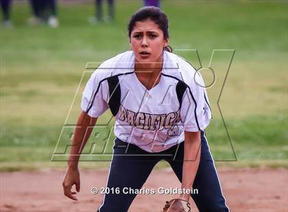 Thumbnail 2 in Pacifica vs. Agoura photogallery.