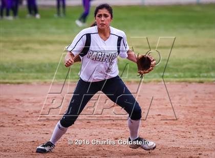 Thumbnail 3 in Pacifica vs. Agoura photogallery.