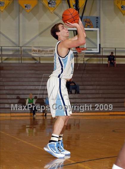 Thumbnail 2 in Pinckneyville vs. Vashon (Best of the Midwest Shootout) photogallery.