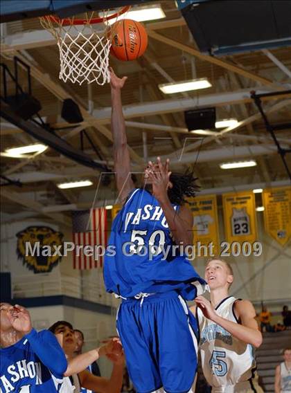 Thumbnail 2 in Pinckneyville vs. Vashon (Best of the Midwest Shootout) photogallery.