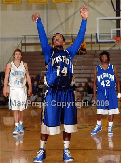 Thumbnail 1 in Pinckneyville vs. Vashon (Best of the Midwest Shootout) photogallery.