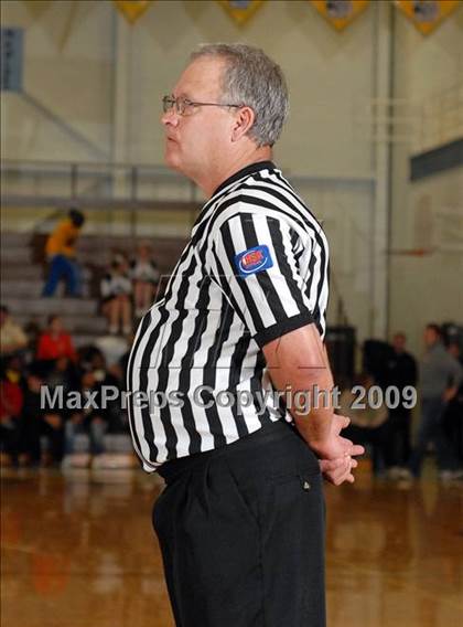 Thumbnail 1 in Pinckneyville vs. Vashon (Best of the Midwest Shootout) photogallery.