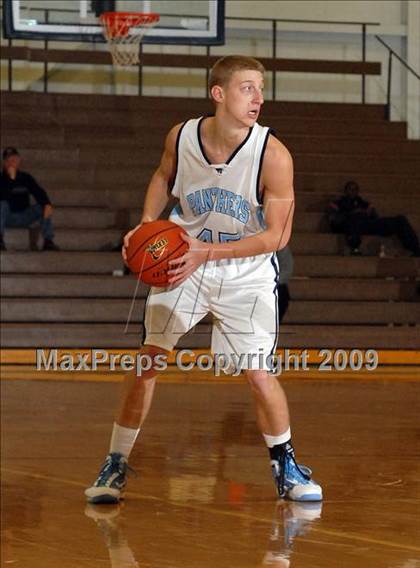 Thumbnail 1 in Pinckneyville vs. Vashon (Best of the Midwest Shootout) photogallery.