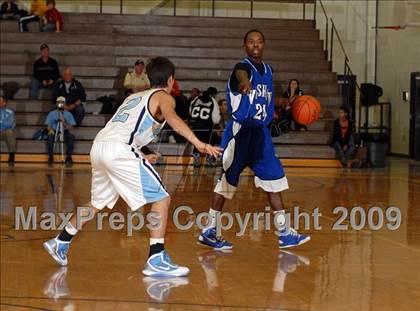 Thumbnail 2 in Pinckneyville vs. Vashon (Best of the Midwest Shootout) photogallery.