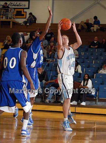 Thumbnail 3 in Pinckneyville vs. Vashon (Best of the Midwest Shootout) photogallery.