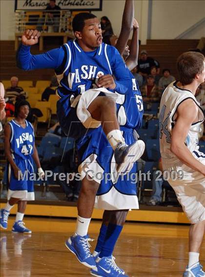 Thumbnail 3 in Pinckneyville vs. Vashon (Best of the Midwest Shootout) photogallery.