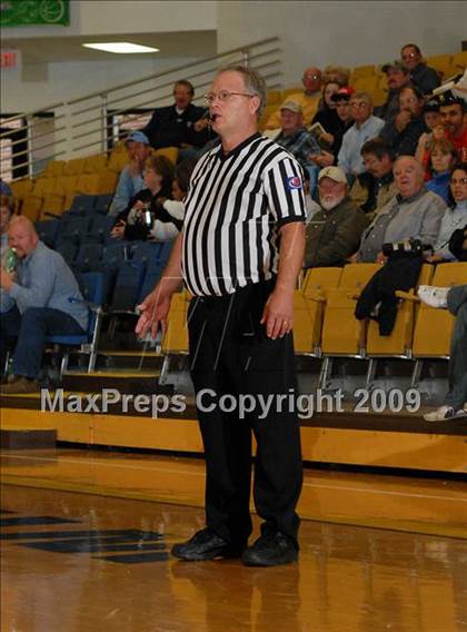 Thumbnail 1 in Pinckneyville vs. Vashon (Best of the Midwest Shootout) photogallery.