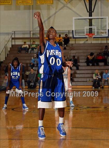 Thumbnail 3 in Pinckneyville vs. Vashon (Best of the Midwest Shootout) photogallery.