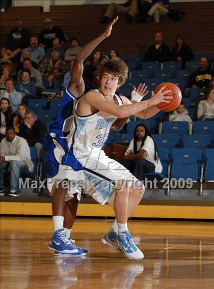 Thumbnail 2 in Pinckneyville vs. Vashon (Best of the Midwest Shootout) photogallery.