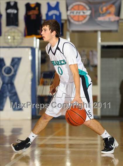 Thumbnail 3 in Crenshaw vs. Santiago (MaxPreps Holiday Classic) photogallery.