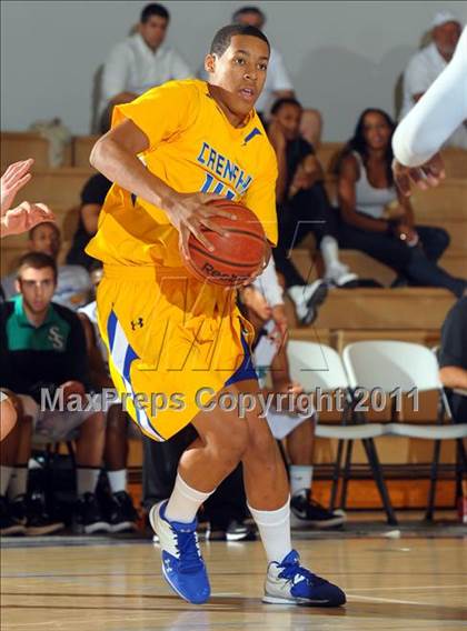 Thumbnail 1 in Crenshaw vs. Santiago (MaxPreps Holiday Classic) photogallery.