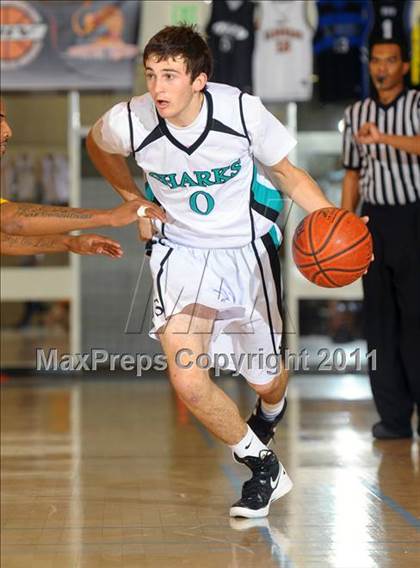 Thumbnail 1 in Crenshaw vs. Santiago (MaxPreps Holiday Classic) photogallery.