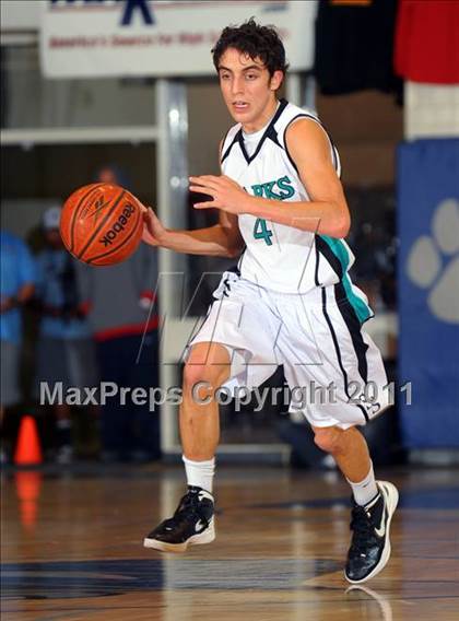 Thumbnail 2 in Crenshaw vs. Santiago (MaxPreps Holiday Classic) photogallery.