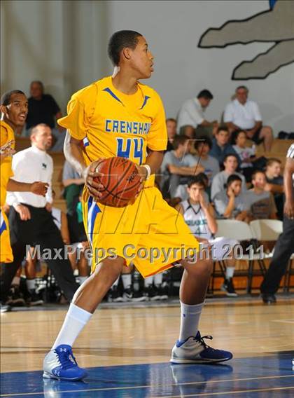 Thumbnail 3 in Crenshaw vs. Santiago (MaxPreps Holiday Classic) photogallery.