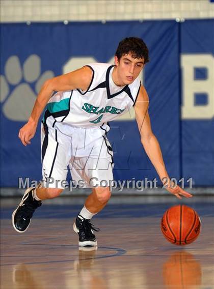 Thumbnail 1 in Crenshaw vs. Santiago (MaxPreps Holiday Classic) photogallery.
