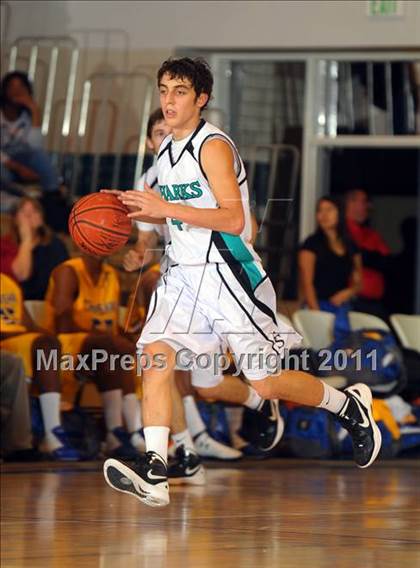 Thumbnail 1 in Crenshaw vs. Santiago (MaxPreps Holiday Classic) photogallery.