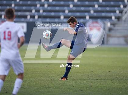 Thumbnail 2 in Liberty Common vs. Kent Denver (CHSAA 3A State Final) photogallery.